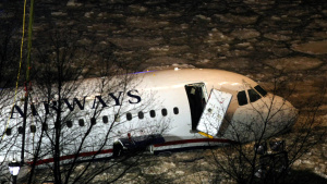 US Airways Passenger Jet surrounded... [Photo of the day - 18 NOVEMBER 2025]