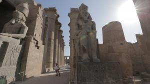 رحلة في مصر مع أعظم مستكشف في العالم صورة